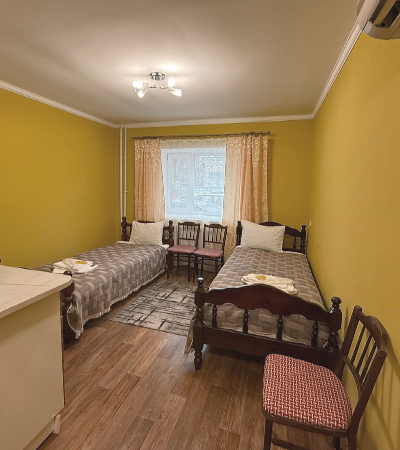 Двухместный номер Студия (третья) 18 м²  в отеле Турист, Луга - общий вид