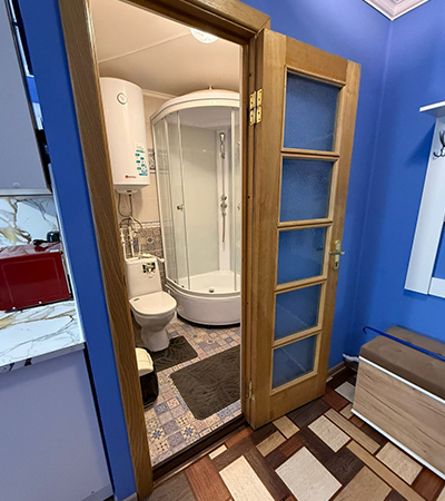 Двухместный номер Студия 18 м²  в отеле Турист, Луга - санузел